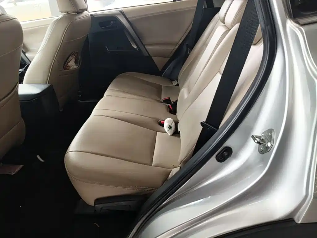 Toyota RAV4 — миниатюра 17