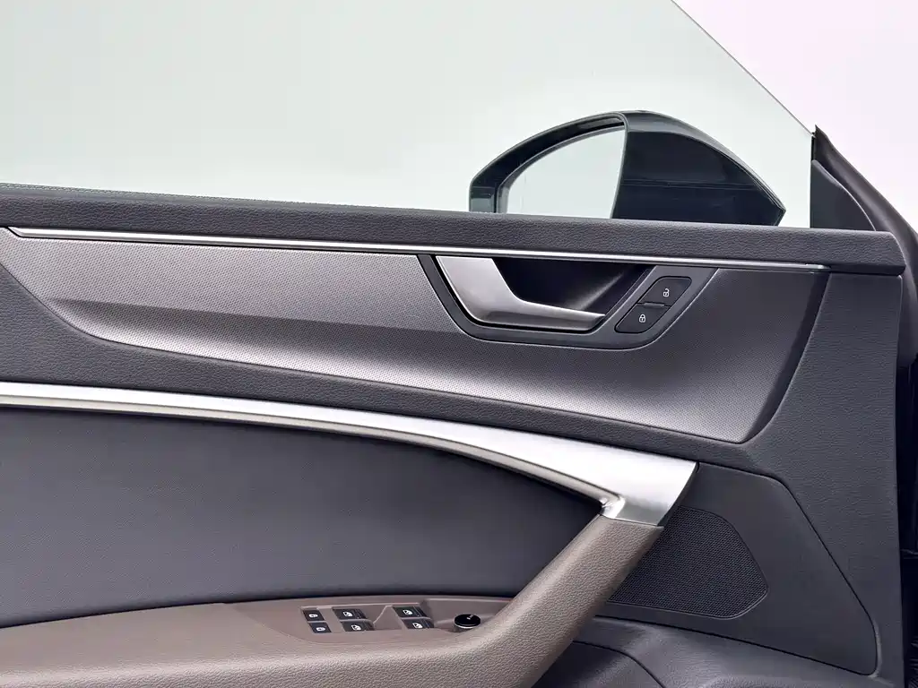 Audi A7L — миниатюра 9