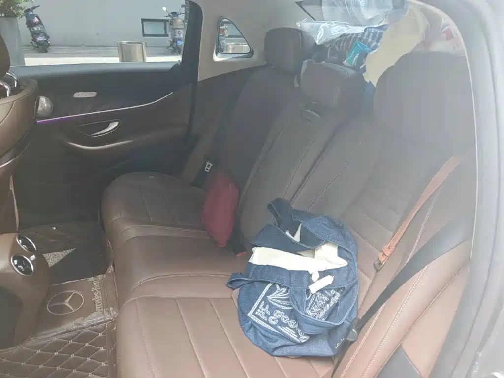 Mercedes-Benz E-Class — миниатюра 14