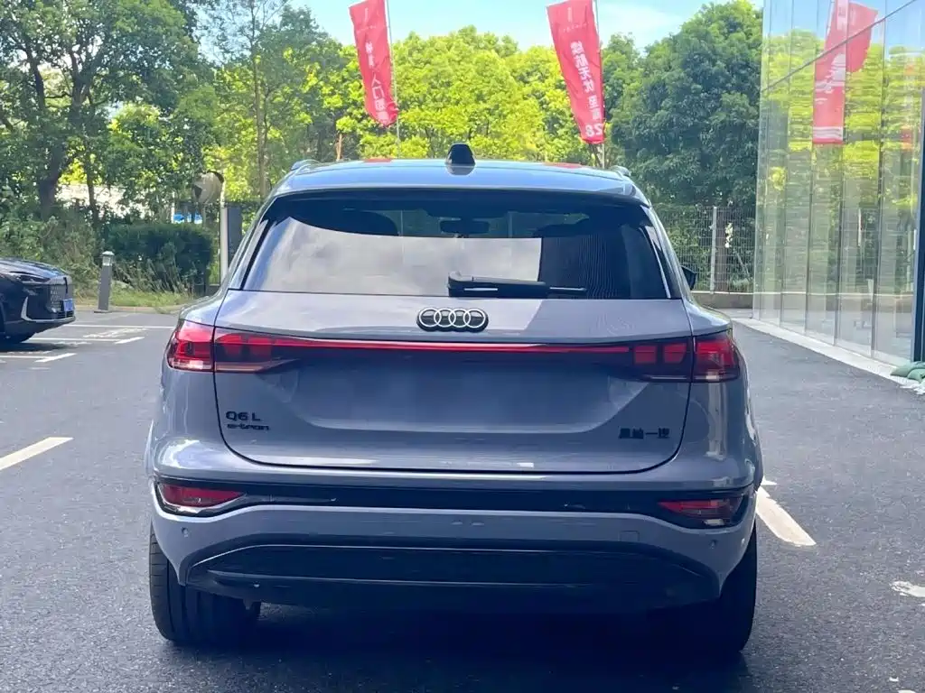 Audi Q6L e-tron — миниатюра 3