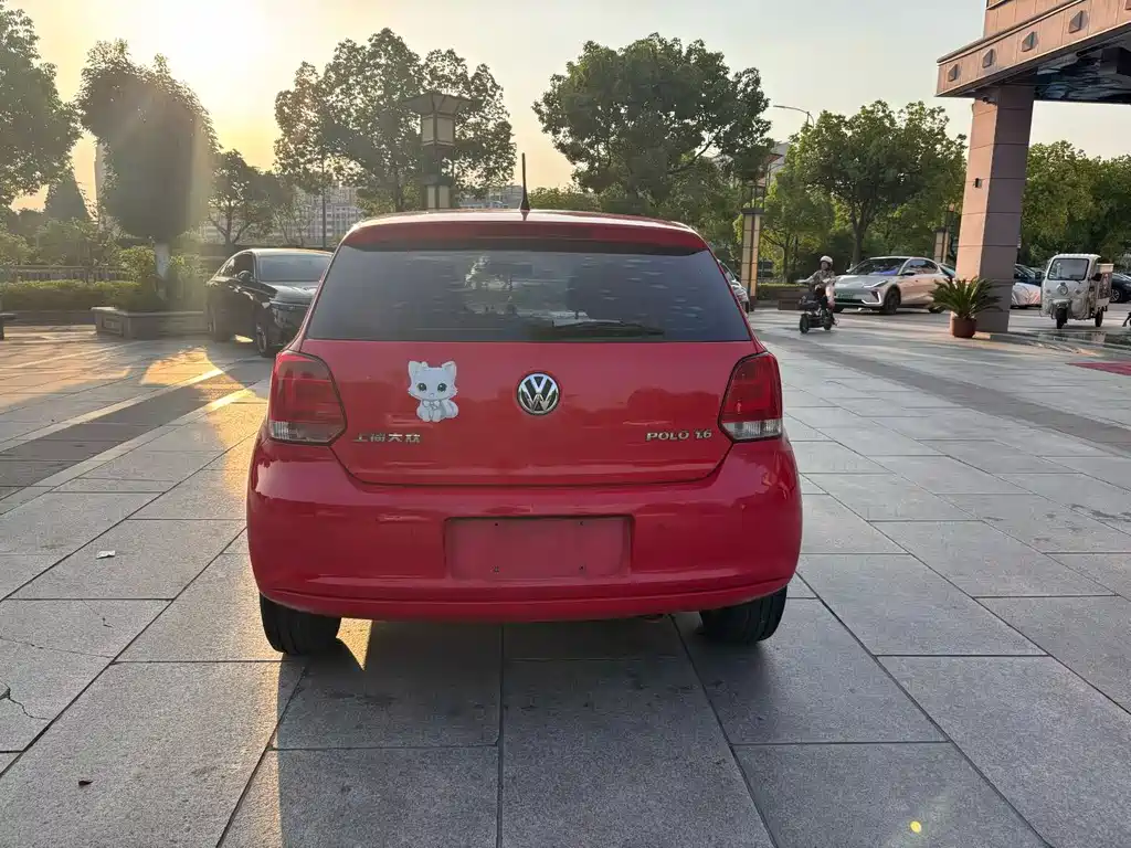 Volkswagen Polo 2011 1.6L AT
