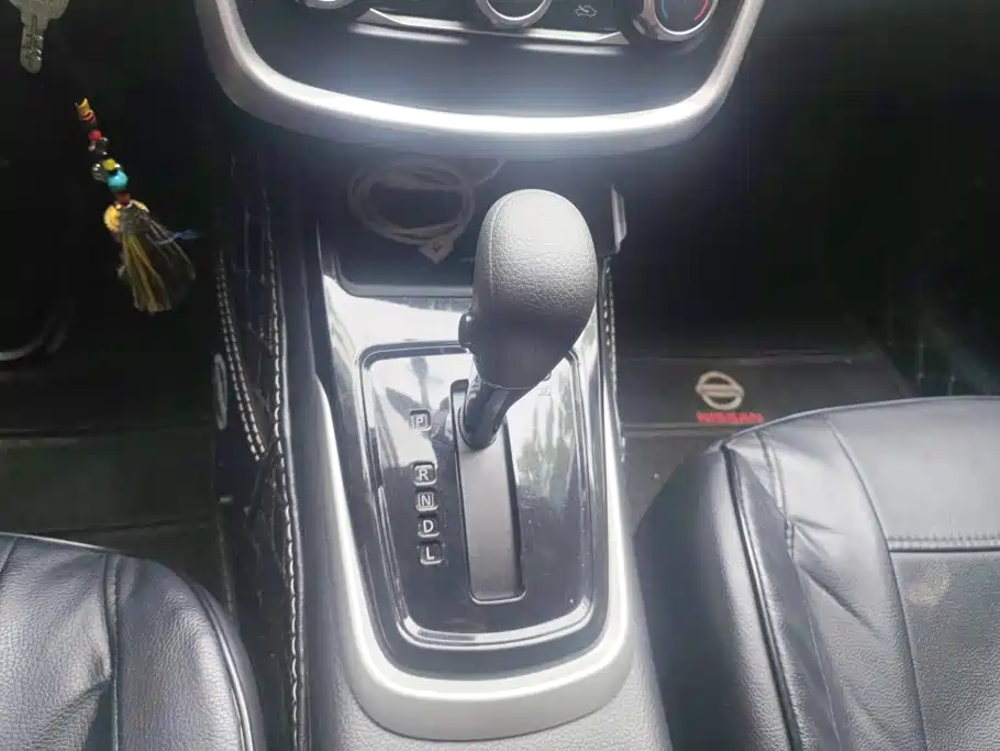 Nissan Tiida — миниатюра 15