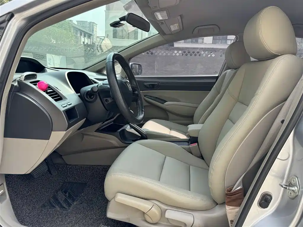 Honda Civic — миниатюра 4