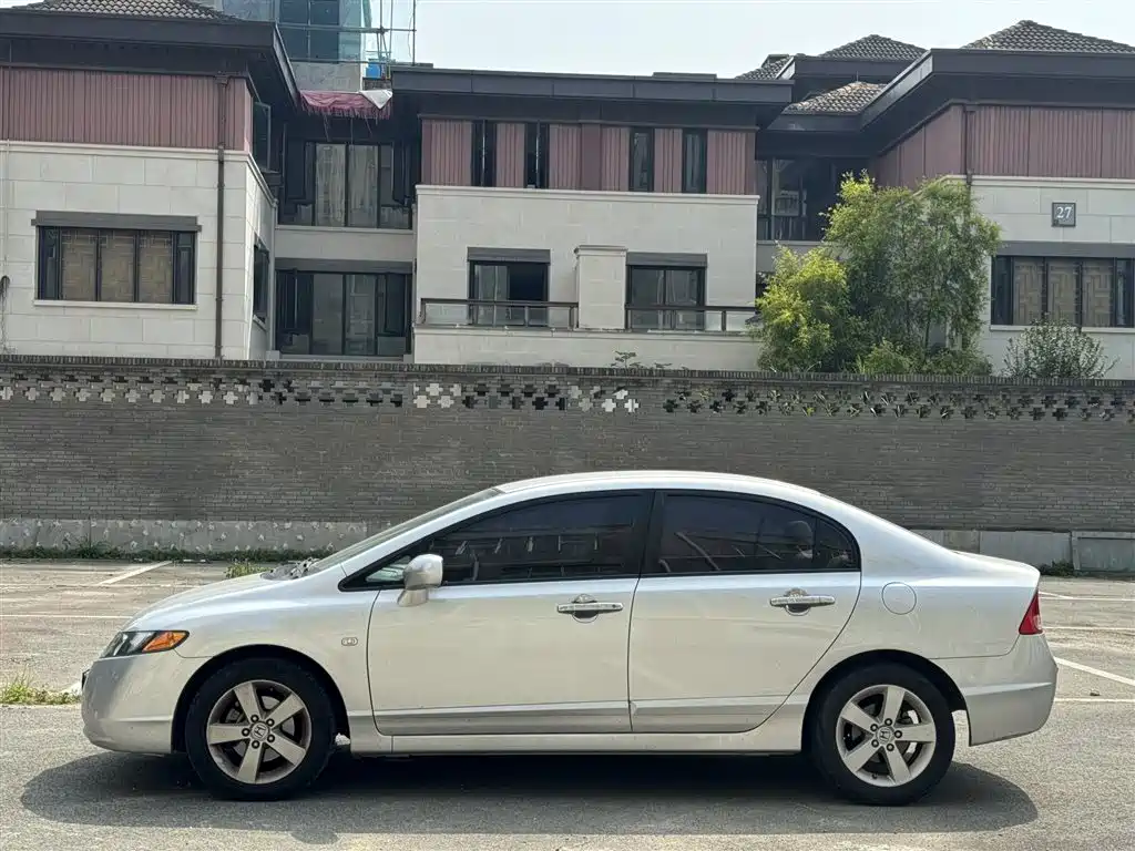 Honda Civic — миниатюра 11