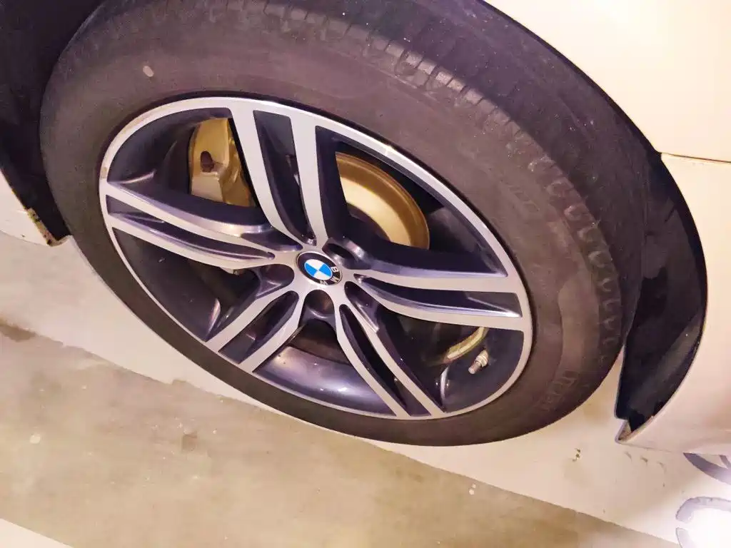 BMW 5 Series — миниатюра 8