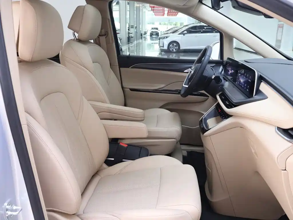 Buick GL8 Hybrid — миниатюра 21