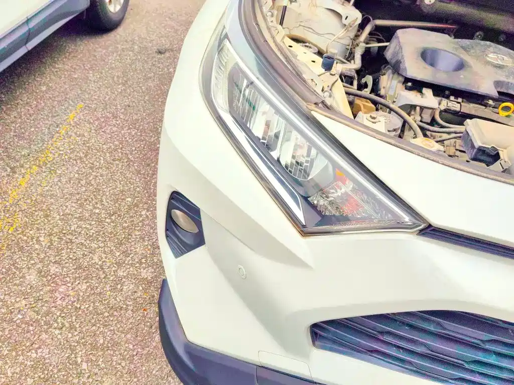Toyota RAV4 — миниатюра 7