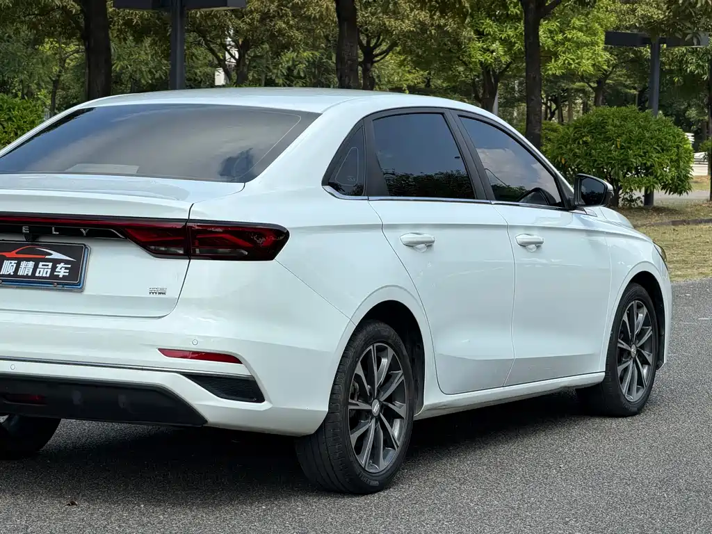 Geely Emgrand — миниатюра 24