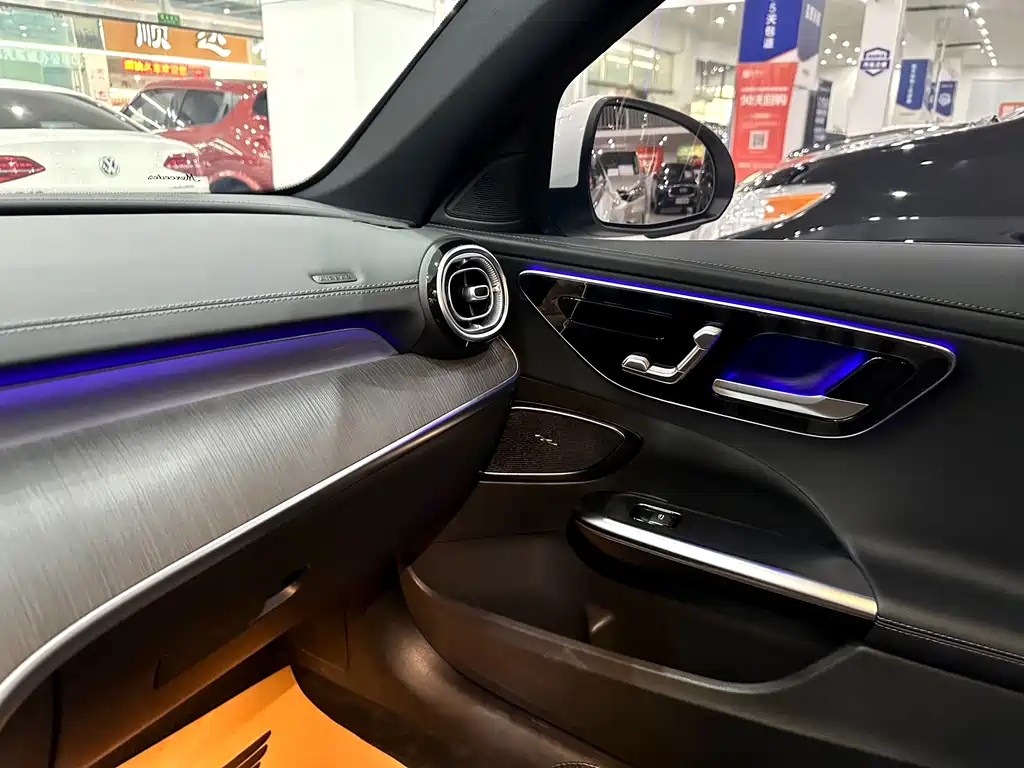 Mercedes-Benz C-Class — миниатюра 9