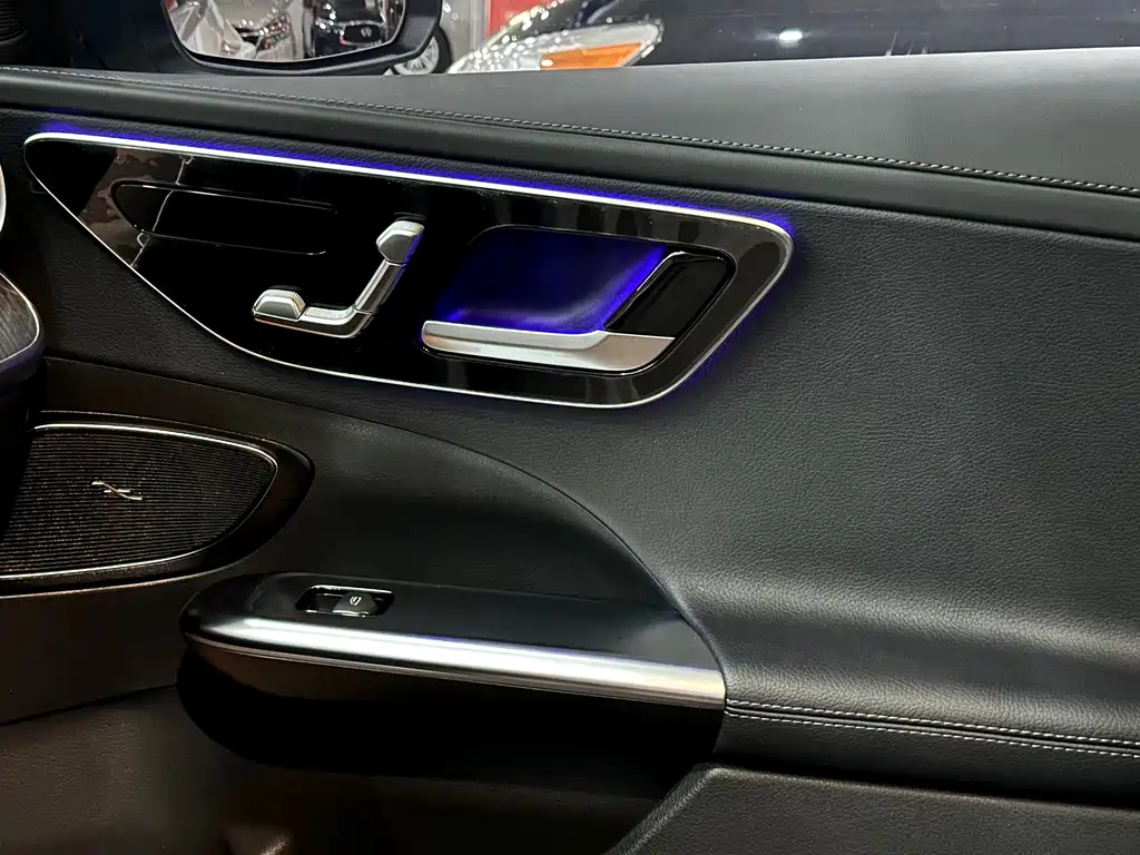 Mercedes-Benz C-Class — миниатюра 14