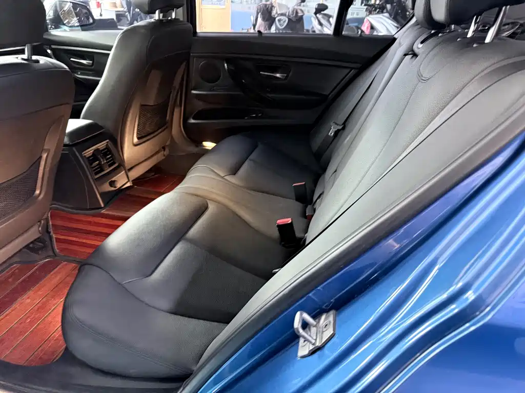 BMW 3 Series — миниатюра 10