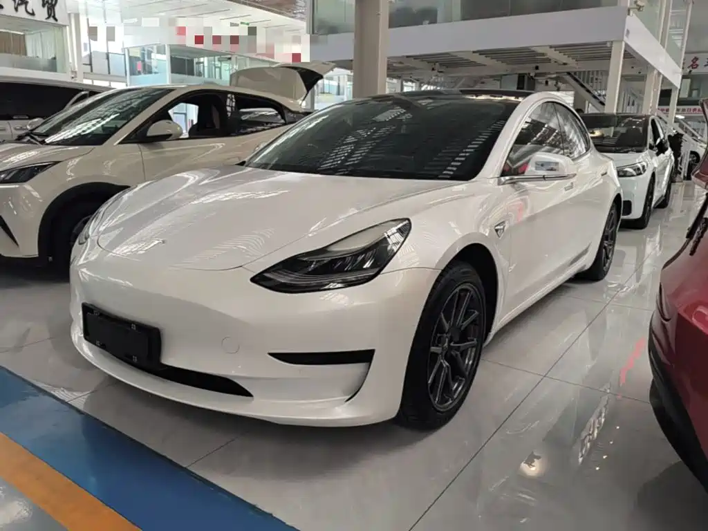 Tesla Model 3 — миниатюра 2
