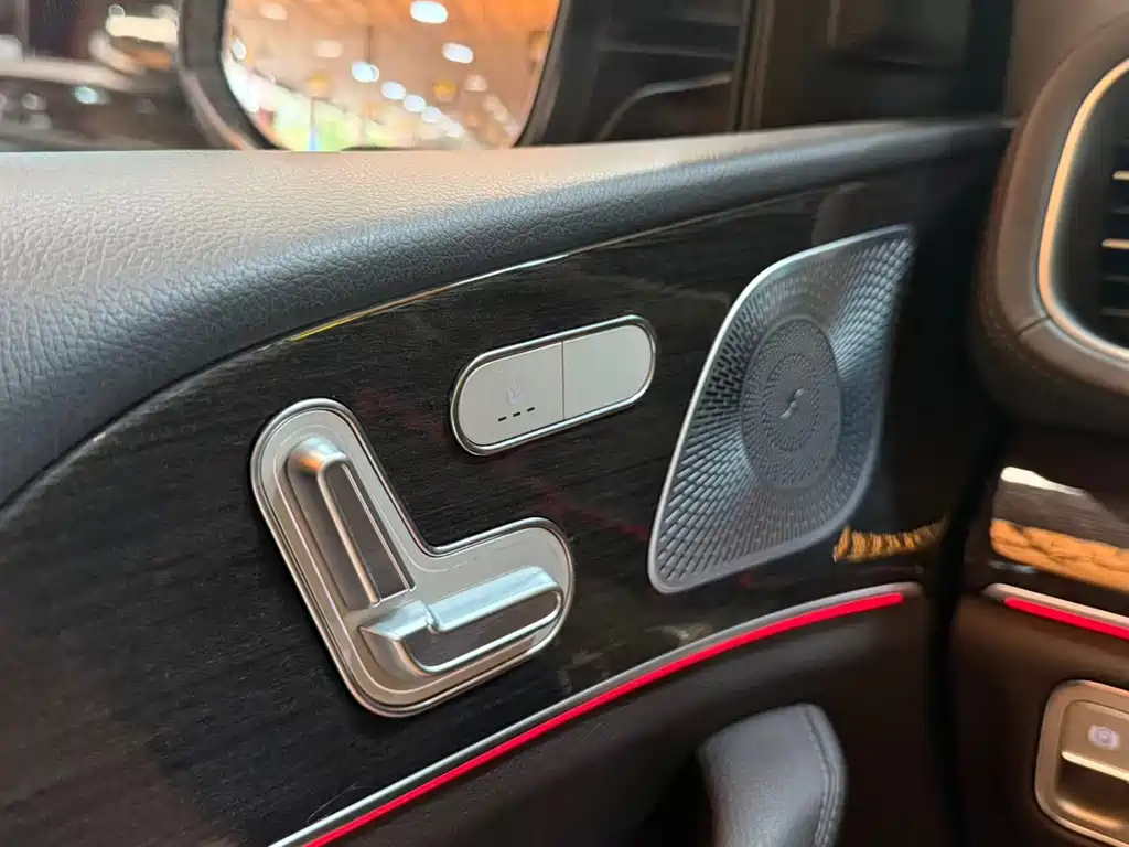 Mercedes-Benz GLE (Import) — миниатюра 13