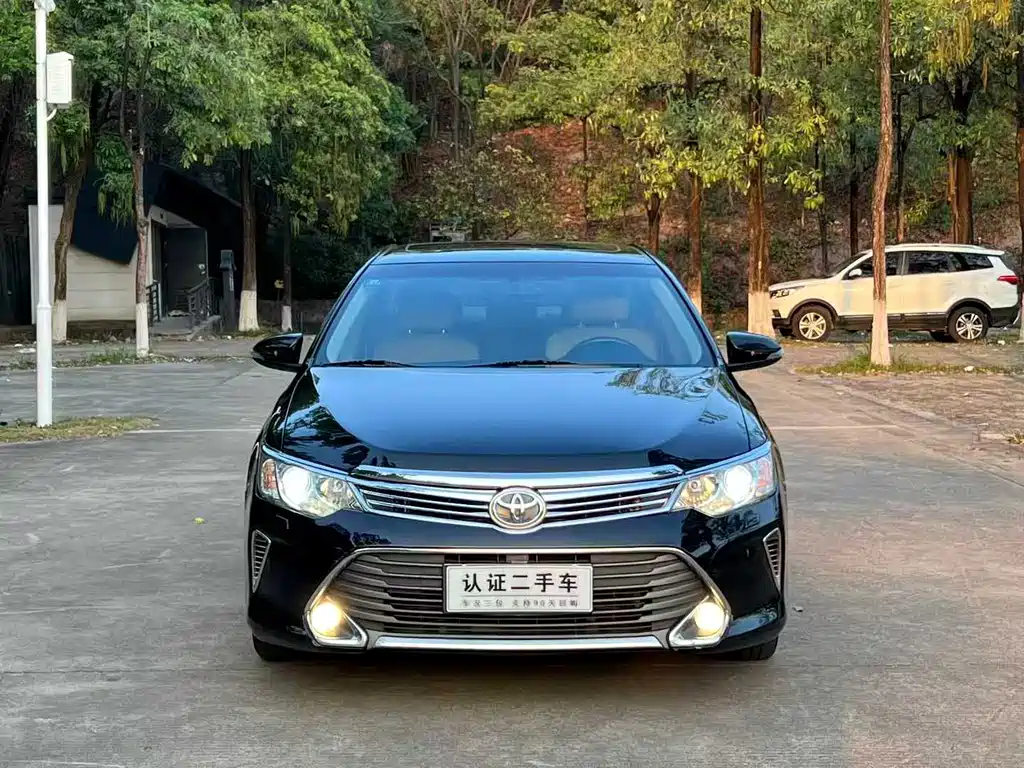 TOYOTA CAMRY