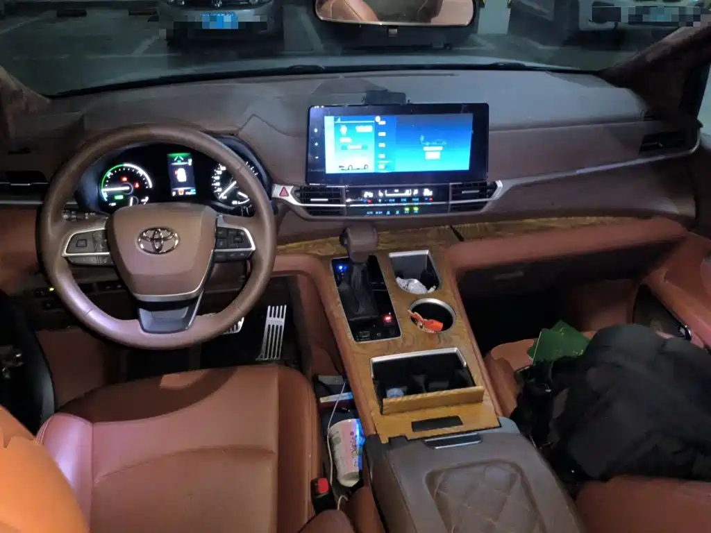 Toyota Sienna — миниатюра 10