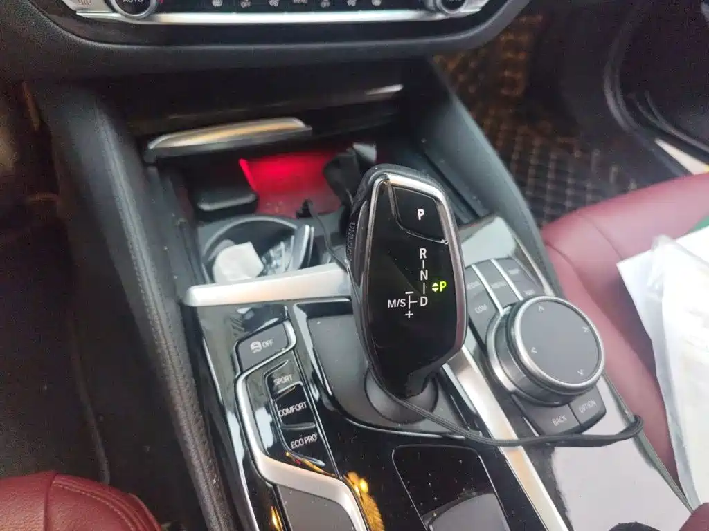 BMW 5 Series — миниатюра 10