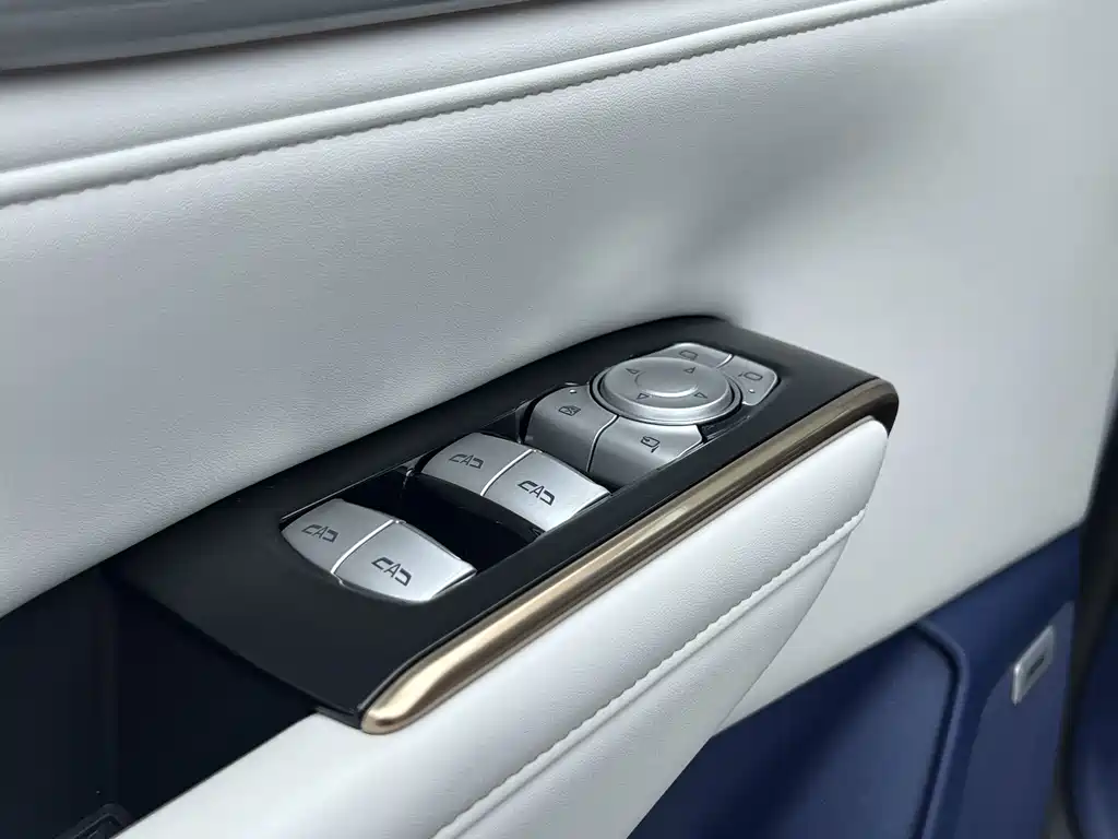 Buick GL8 Hybrid LandKing Luxury Enjoy Edition 7 seats, фото 20