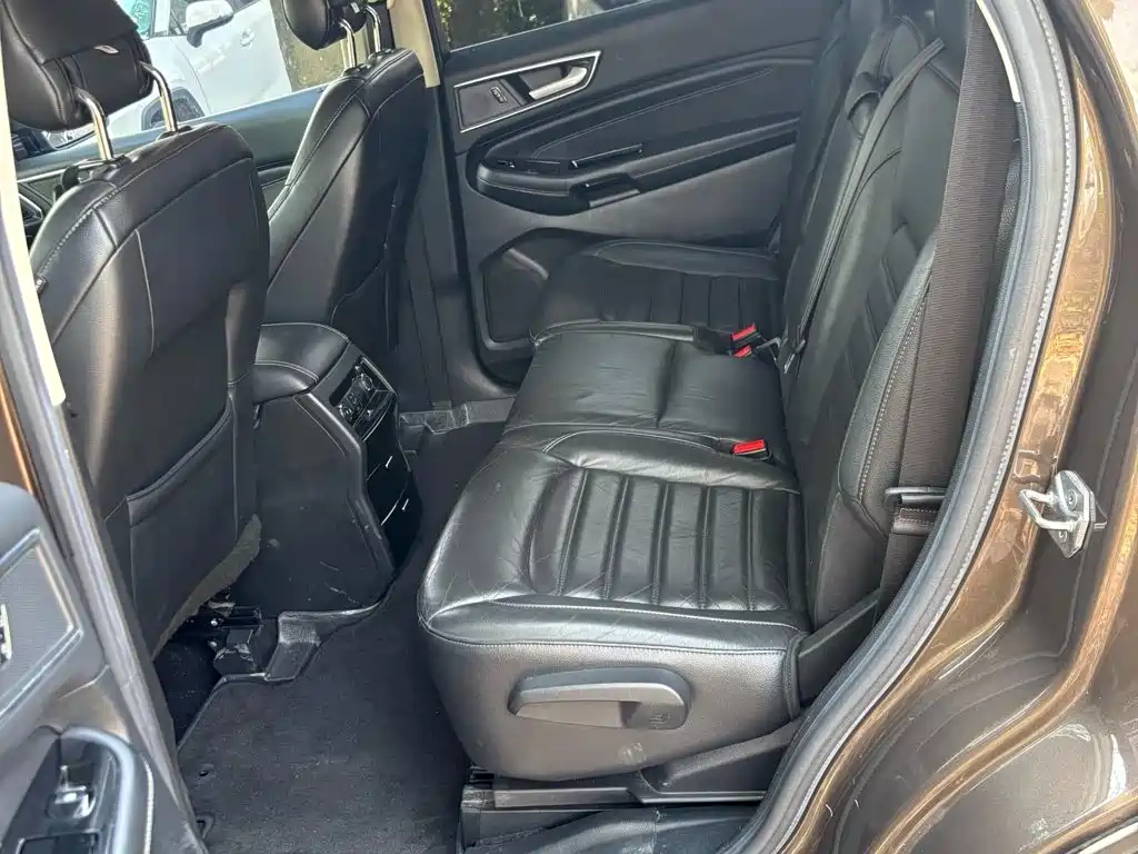 Ford Edge — миниатюра 6