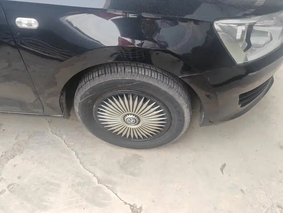 Volkswagen Santana — миниатюра 6