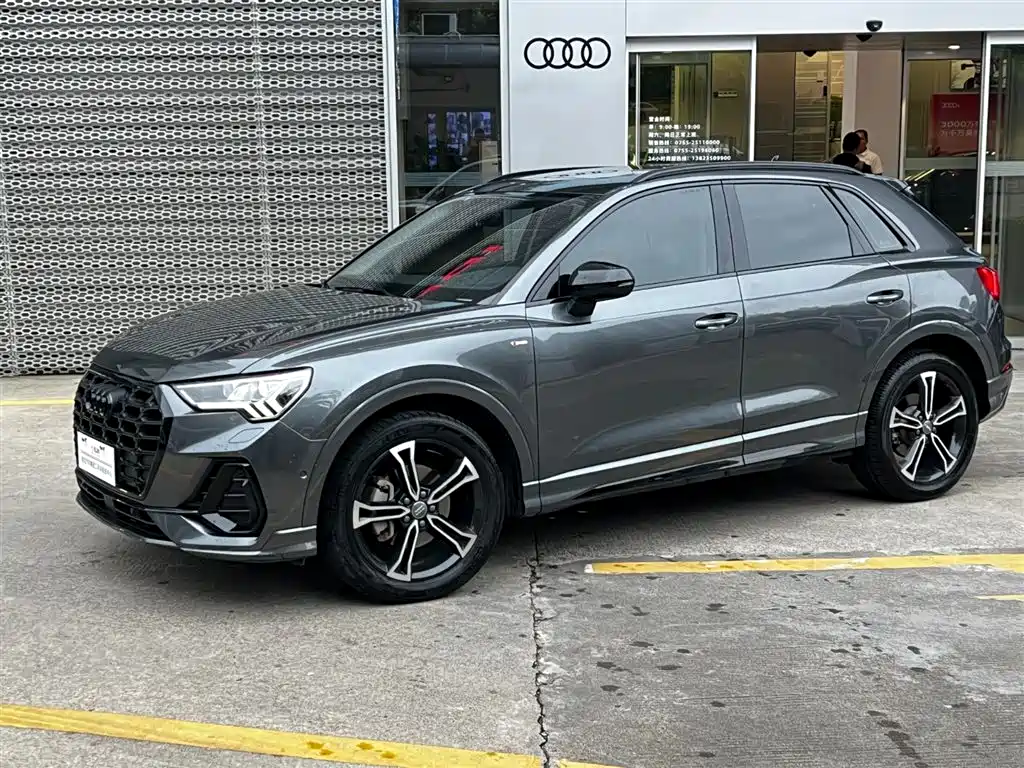 Купить Audi Q3