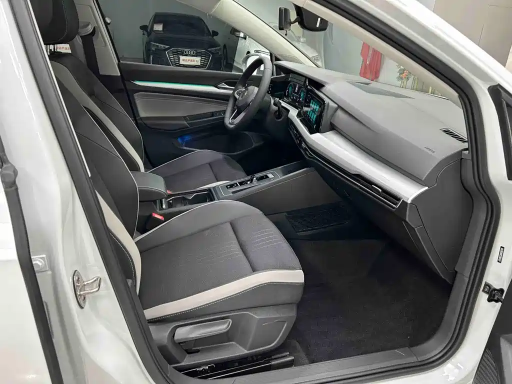 Volkswagen Golf — миниатюра 18