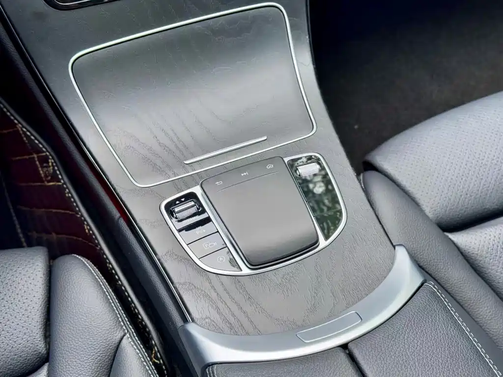Mercedes-Benz C-Class — миниатюра 14