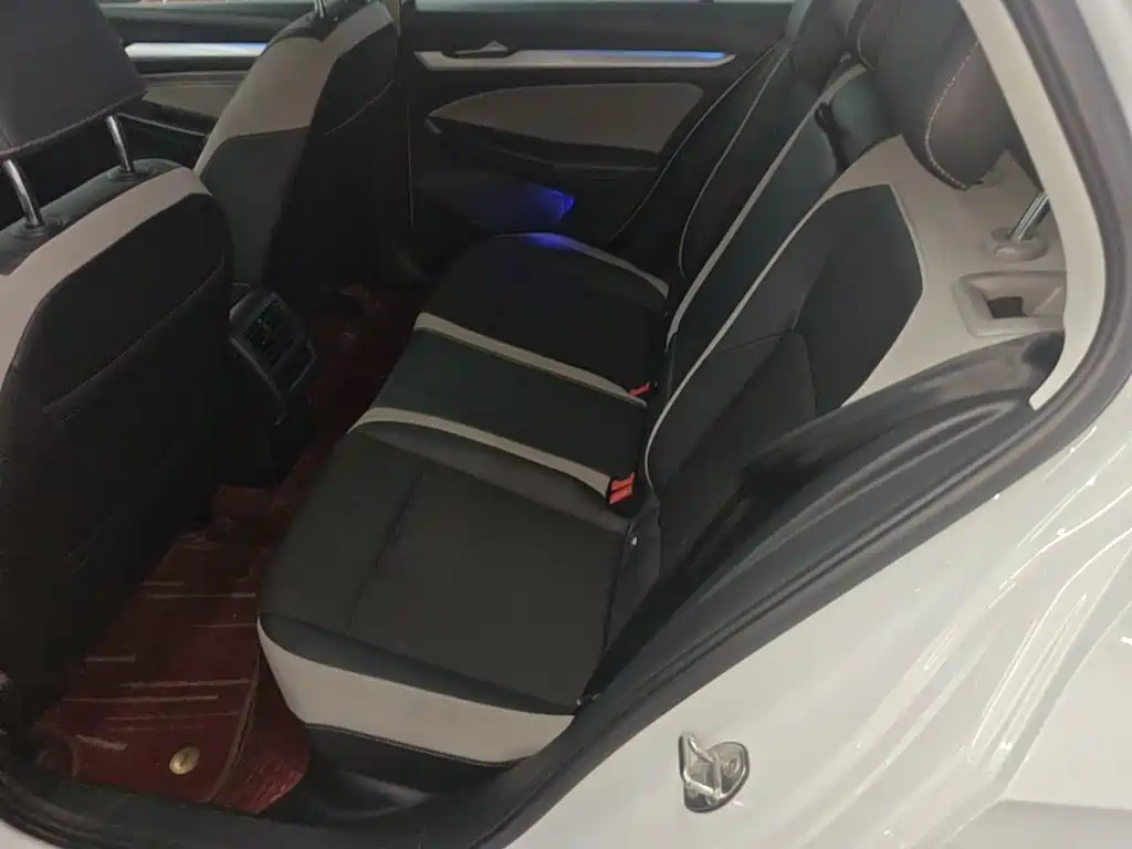 Volkswagen Golf — миниатюра 17