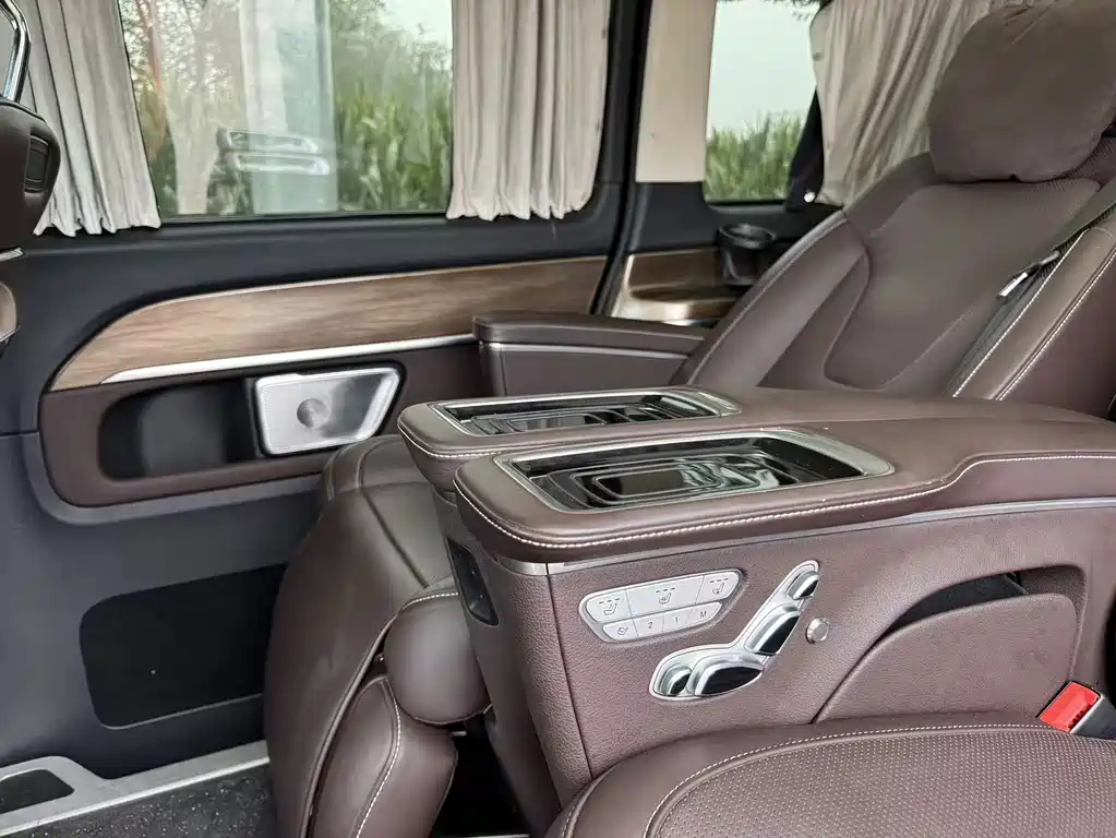 Mercedes-Benz V-Class — миниатюра 8
