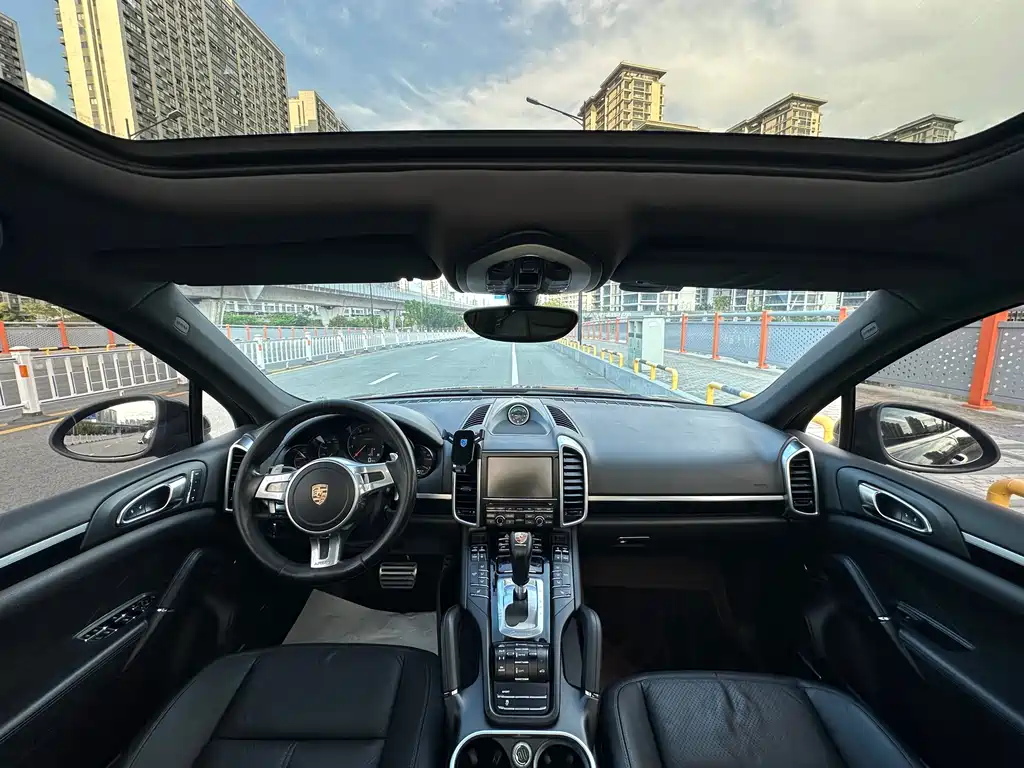 Porsche Cayenne 2014 Cayenne Platinum Edition 3.0T