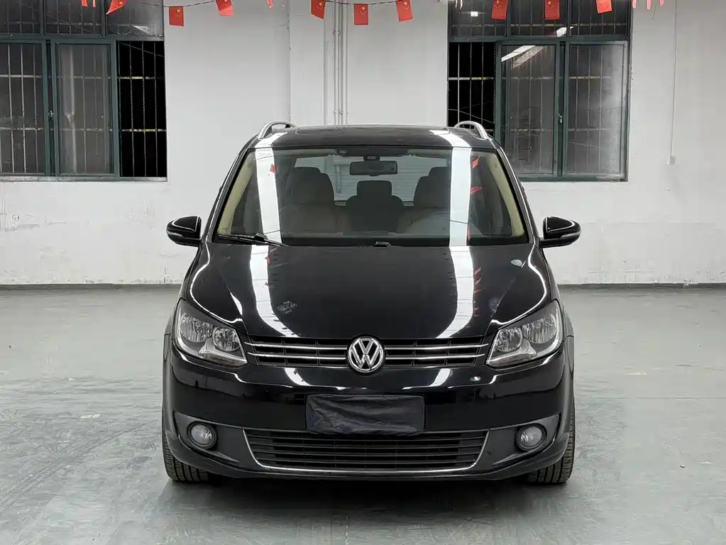 Volkswagen Touran — миниатюра 2