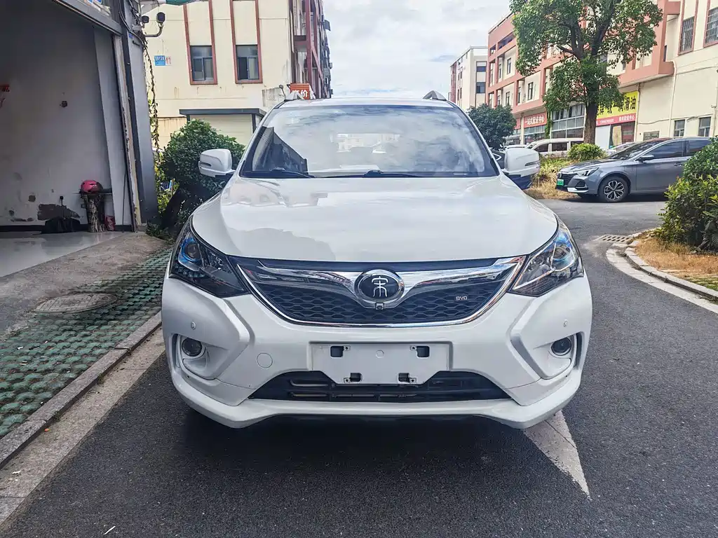 BYD Song — миниатюра 2