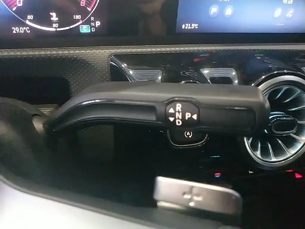 Mercedes-Benz A-Class — миниатюра 14