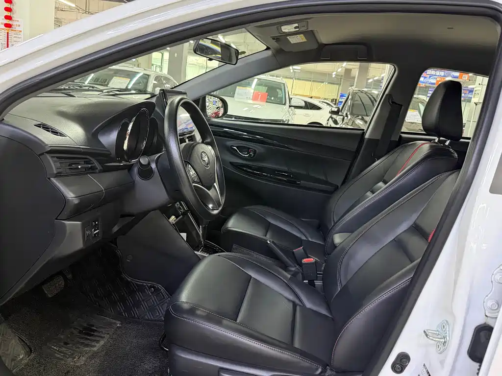 Toyota Yaris L — миниатюра 7
