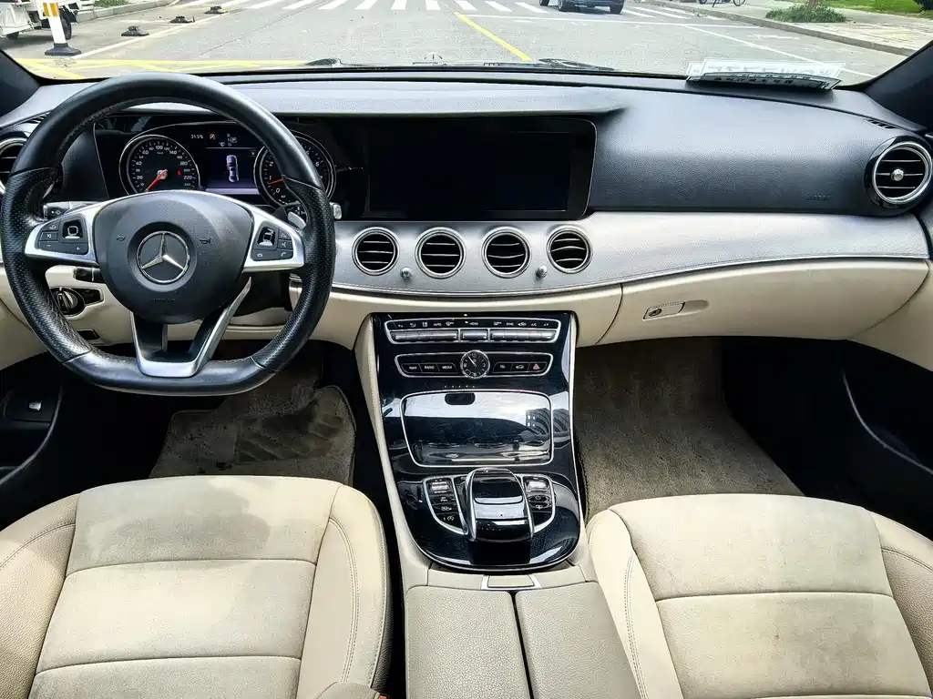 Mercedes-Benz E-Class — миниатюра 5