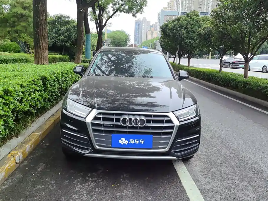 Audi Q5L — миниатюра 2