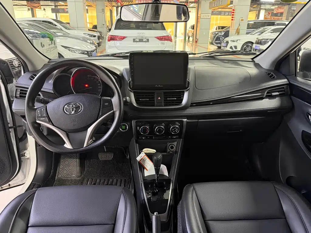 Toyota Yaris L — миниатюра 6