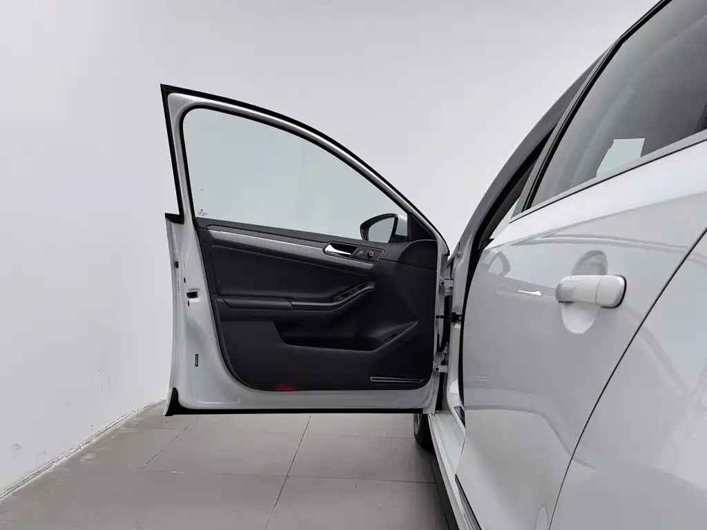 Volkswagen Sagitar — миниатюра 8
