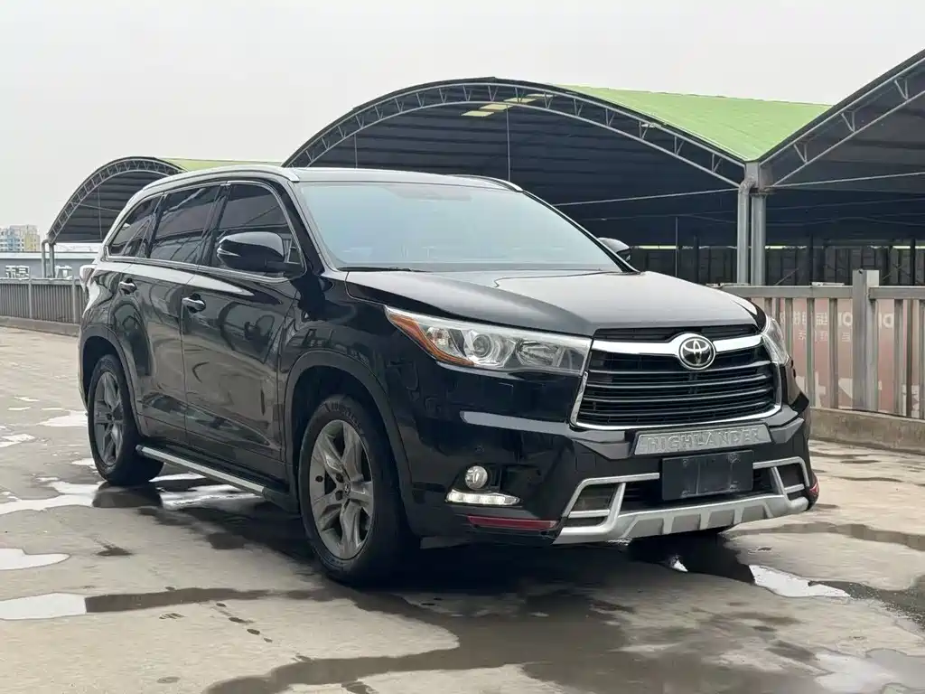 TOYOTA HIGHLANDER