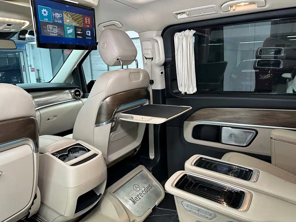 Mercedes-Benz V-Class — миниатюра 18