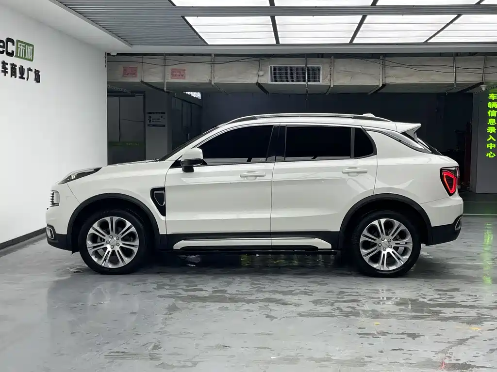 Lynk & Co 01 2019 2.0T Pro V
