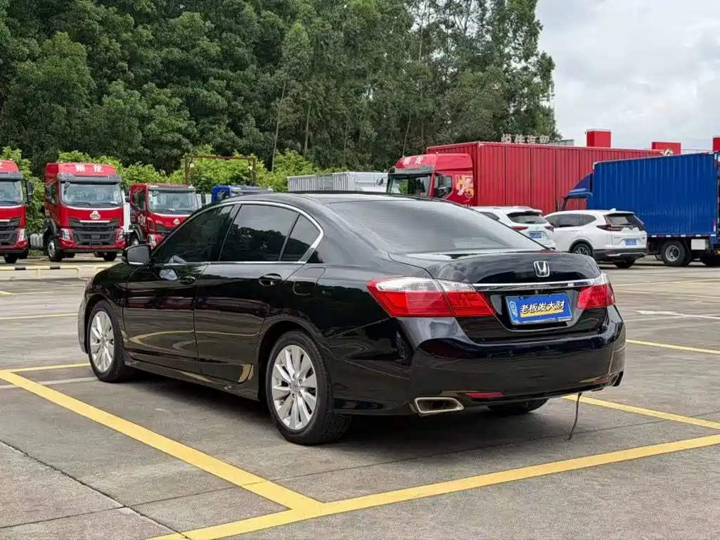 Honda Accord — миниатюра 4