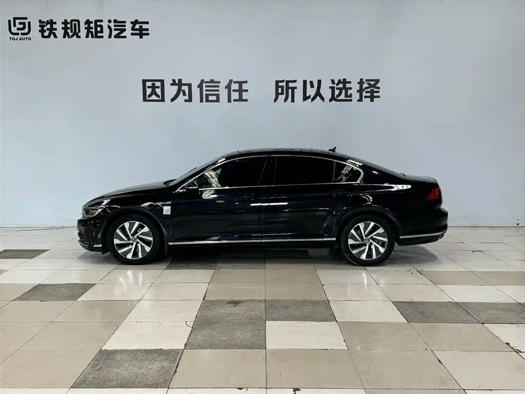 VOLKSWAGEN MAGOTAN GTE PLUG IN HYBRID