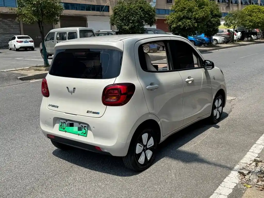 Wuling MINIEV — миниатюра 6