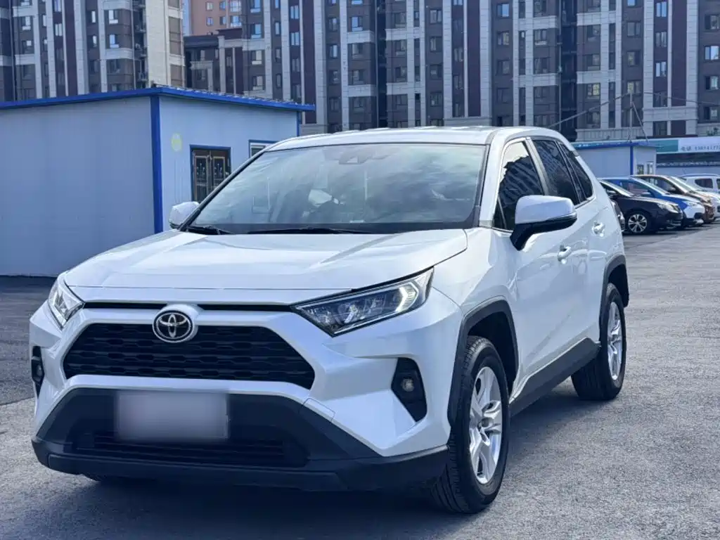 Toyota RAV4 — миниатюра 3