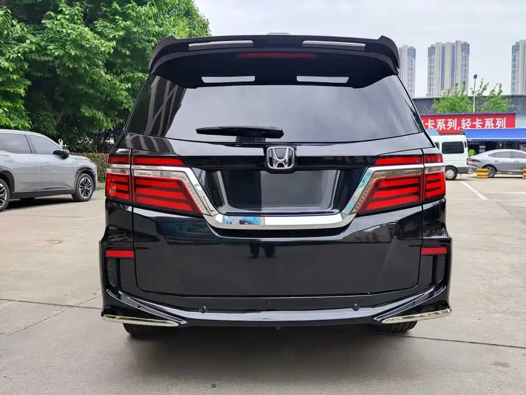Honda Elysion 2016 2.4L Luxury