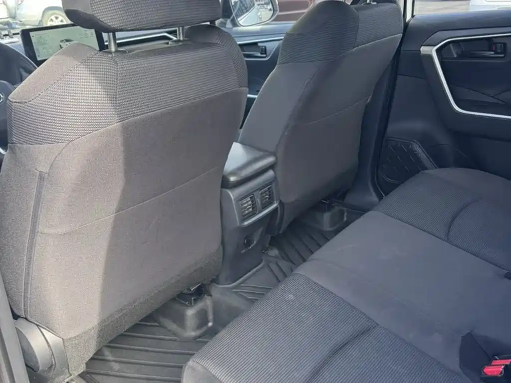 Toyota RAV4 — миниатюра 24