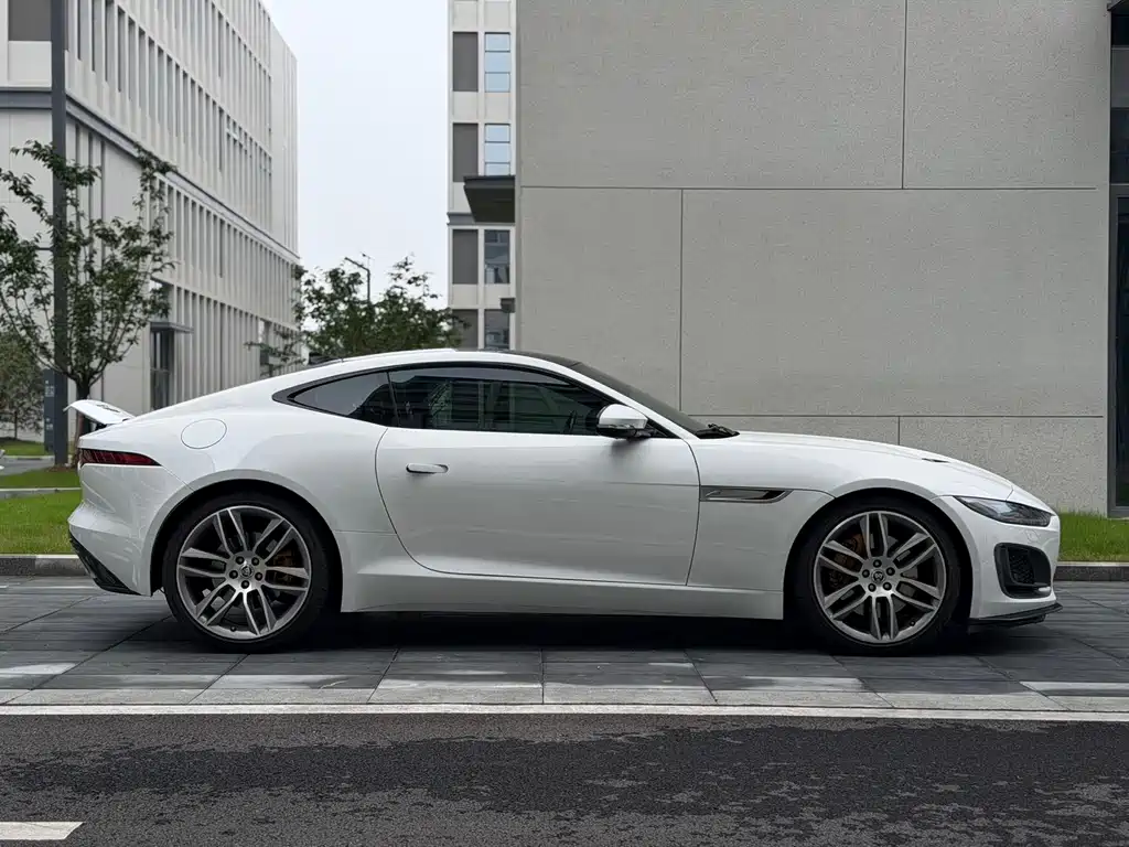 Jaguar F-TYPE — миниатюра 4