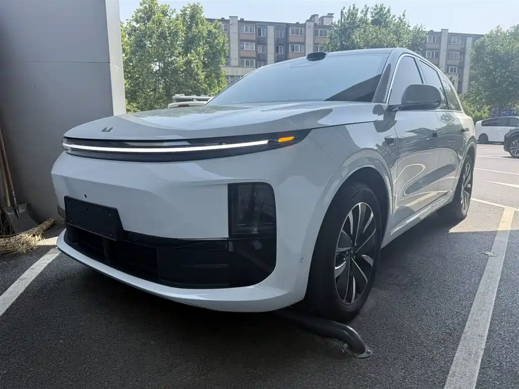Li Auto Li L6 2025
