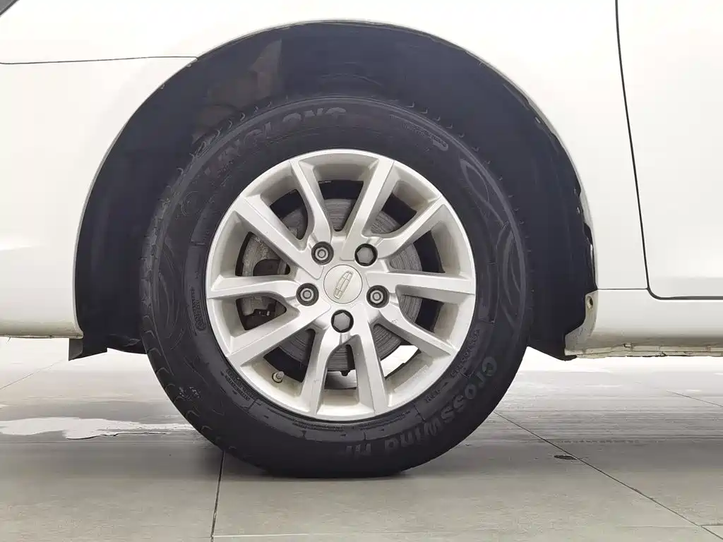 Geely Emgrand — миниатюра 17