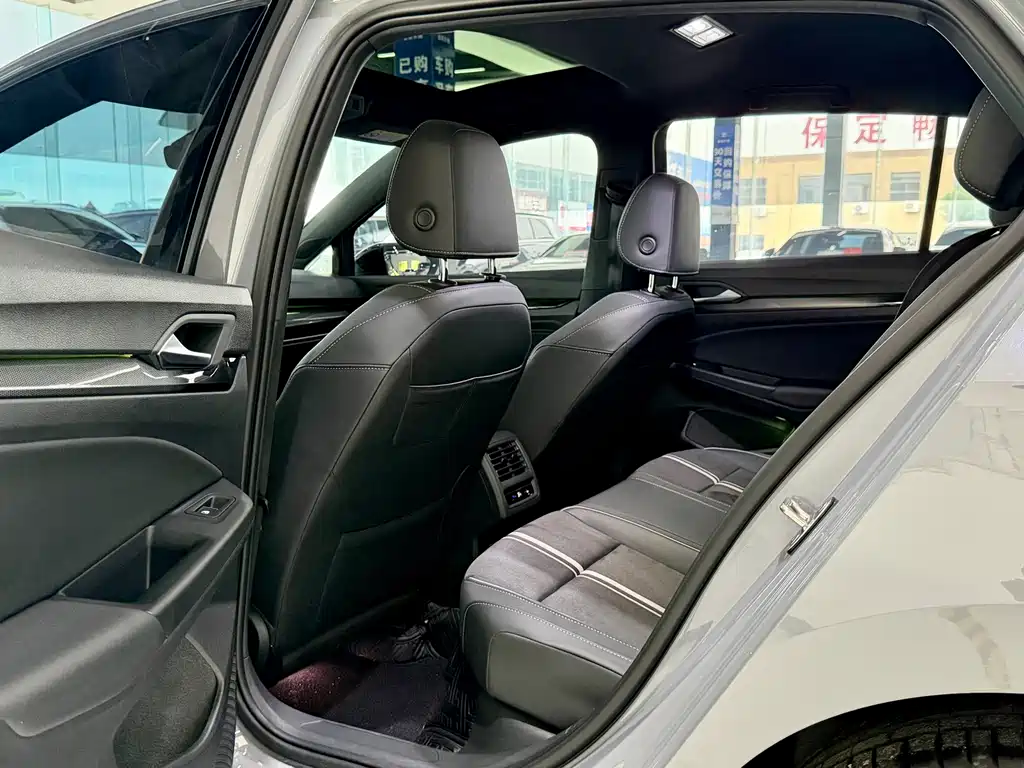 Volkswagen Golf 2023 280TSI DSG R-Line Lite